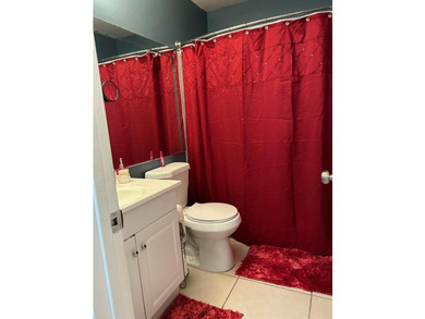 Welcome to this spacious 2 bedroom, 1 bath unit with relaxing - photo 8