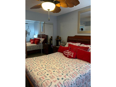 Welcome to this spacious 2 bedroom, 1 bath unit with relaxing - photo 10
