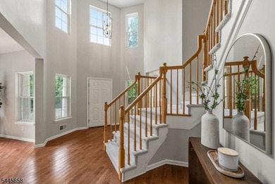 Introducing a very special luxury property where everything is - photo 6