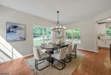 Introducing a very special luxury property where everything is - photo 7