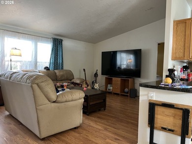 16126 Gustafson offers a warm and inviting slice of Oregon - photo 21