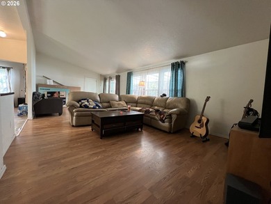 16126 Gustafson offers a warm and inviting slice of Oregon - photo 26