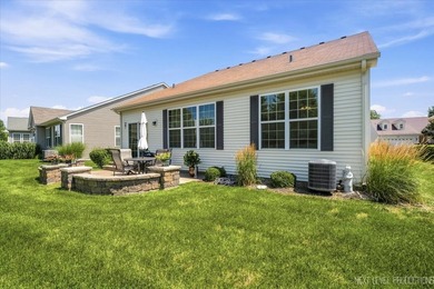 Enjoy carefree, low-maintenance living in this meticulously - photo 29