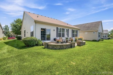 Enjoy carefree, low-maintenance living in this meticulously - photo 31