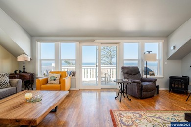 Experience the ultimate coastal lifestyle in the Roads End - photo 5