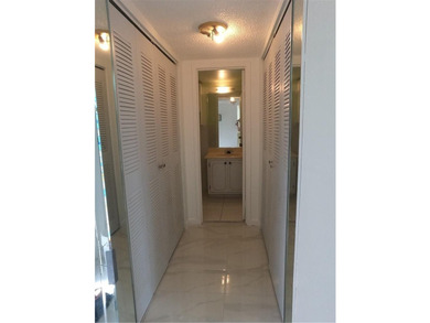 Handyman investment opportunity. New AC, New Roof 1 Bedroom - 1 - photo 9
