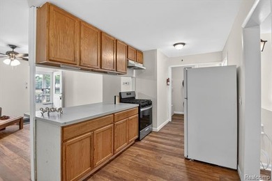 MOTIVATED SELLER!! BRING ALL OFFERS!! Enjoy the perfect blend of - photo 10