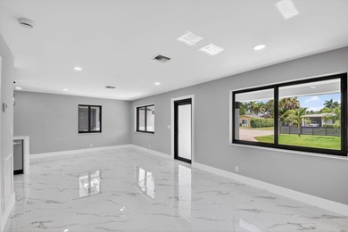 Stunning Fully Renovated 4-Bedroom, 3-Bathroom Modern Oasis with - photo 14