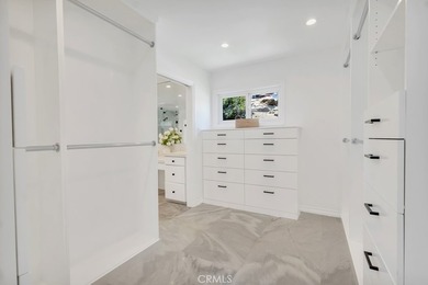 Welcome to 30 Stagecoach Road, an extraordinary estate nestled - photo 15