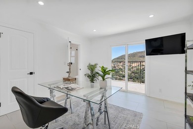 Welcome to 30 Stagecoach Road, an extraordinary estate nestled - photo 19
