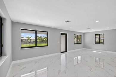 Stunning Fully Renovated 4-Bedroom, 3-Bathroom Modern Oasis with - photo 19