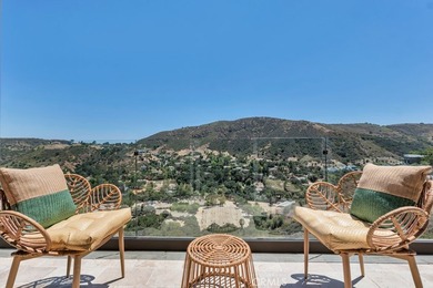 Welcome to 30 Stagecoach Road, an extraordinary estate nestled - photo 22