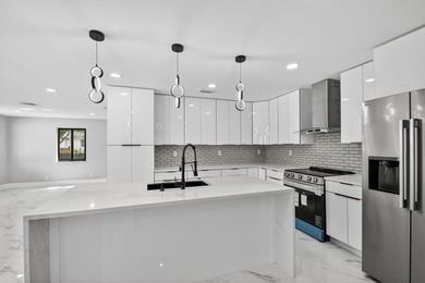 Stunning Fully Renovated 4-Bedroom, 3-Bathroom Modern Oasis with - photo 25