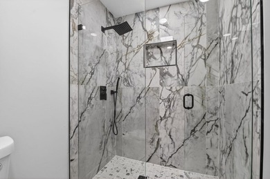 Stunning Fully Renovated 4-Bedroom, 3-Bathroom Modern Oasis with - photo 46