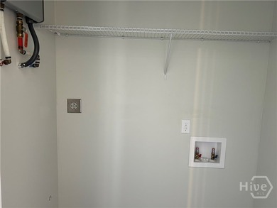 THIS FULLY RENEOVATED HOME IS PERFECT FOR FIRST TIME HOME BUYERS - photo 3