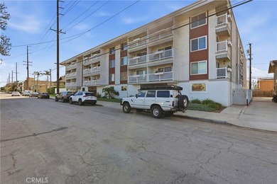 Welcome to 363 Newport Avenue #319 in the desirable South