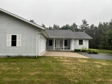 Ranch Style home on 1.5 acres, complete with 3 bedrooms, 2 baths - photo 4