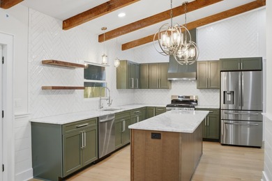 Welcome to this beautifully renovated, turnkey 4 bedroom/3 - photo 18