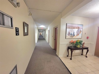 Renovated 2/2 Condominium in a senior 55+ community. Second - photo 18