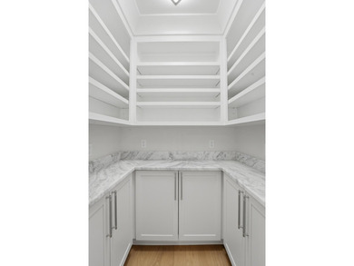 Welcome to this beautifully renovated, turnkey 4 bedroom/3 - photo 31