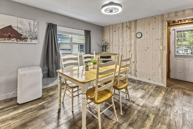 This beautifully maintained 3-bedroom, 2-full-bathroom home - photo 7