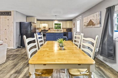 This beautifully maintained 3-bedroom, 2-full-bathroom home - photo 8