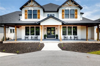 Breathtaking 6,822 sq ft custom home offering a seamless blend - photo 6