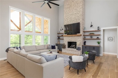 Breathtaking 6,822 sq ft custom home offering a seamless blend - photo 10