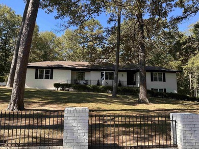 137 N. Pine Street, Mount Ida is available for viewing! This - photo 2