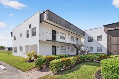 Lake Condo For Sale in Delray Beach, Florida