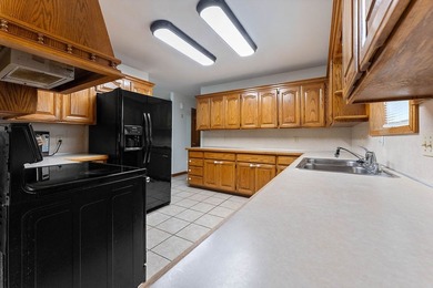 Tucked away on over half an acre just minutes from Prairie Creek - photo 14