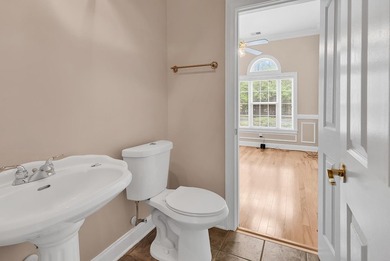 Discover the perfect blend of elegance and comfort in this - photo 14