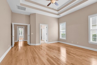 Discover the perfect blend of elegance and comfort in this - photo 18