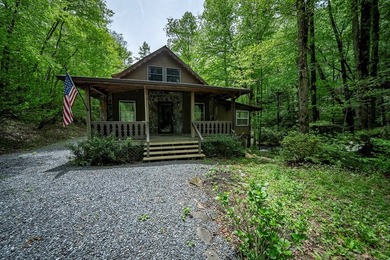 Beautifully kept 2 bed/ 2 1/2 bath mountain home oasis with an - photo 19