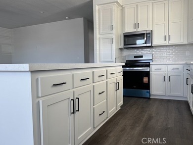 28' x 62' Approx. 1,638 sq. ft. 2025 model Quartz countertops - photo 5