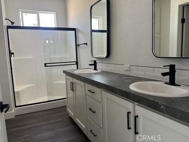 28' x 62' Approx. 1,638 sq. ft. 2025 model Quartz countertops - photo 10