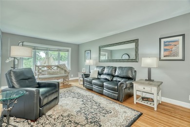 THOUGHTFULLY DESIGNED. METICULOUSLY MAINTAINED. TRULY - photo 12