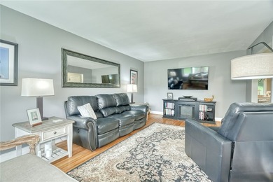 THOUGHTFULLY DESIGNED. METICULOUSLY MAINTAINED. TRULY - photo 13