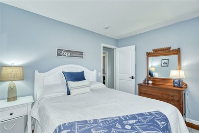 THOUGHTFULLY DESIGNED. METICULOUSLY MAINTAINED. TRULY - photo 25