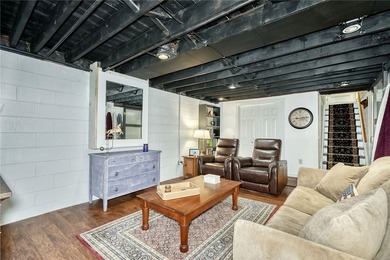 THOUGHTFULLY DESIGNED. METICULOUSLY MAINTAINED. TRULY - photo 31