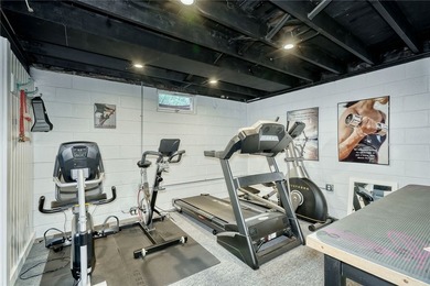 THOUGHTFULLY DESIGNED. METICULOUSLY MAINTAINED. TRULY - photo 32