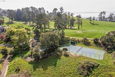 Retreat like setting surrounded by hiking trail, parks and golf - photo 3