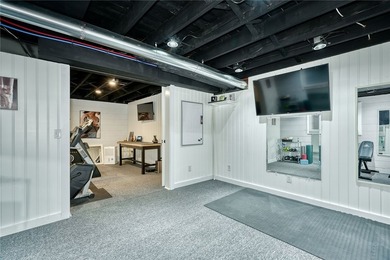 THOUGHTFULLY DESIGNED. METICULOUSLY MAINTAINED. TRULY - photo 33