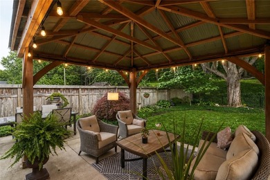 THOUGHTFULLY DESIGNED. METICULOUSLY MAINTAINED. TRULY - photo 38