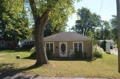 Lake Home For Sale in Syracuse, Indiana