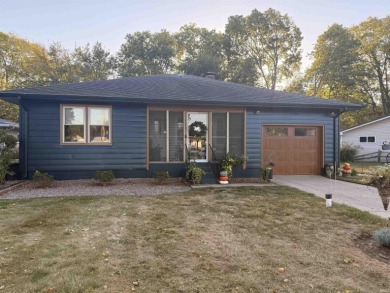 Lake Home For Sale in Syracuse, Indiana