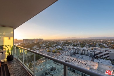 Experience sweeping, unobstructed city, mountain, ocean, and - photo 8
