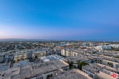 Experience sweeping, unobstructed city, mountain, ocean, and - photo 10