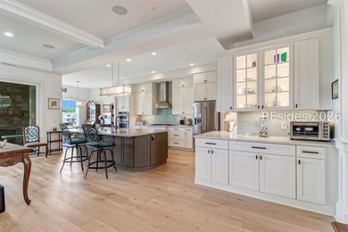 Stunning lakefront home on a prime cul-de-sac lot in Hampton - photo 16