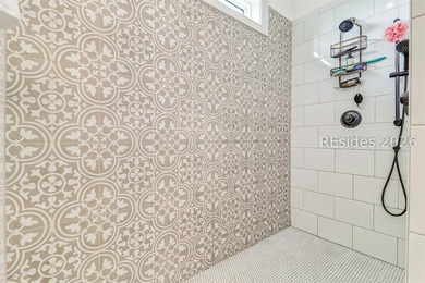 Stunning lakefront home on a prime cul-de-sac lot in Hampton - photo 26